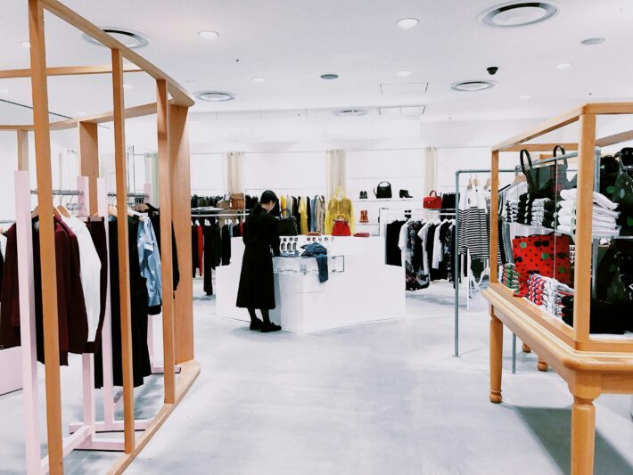 The Benefits of Freestanding Displays for Retail Spaces